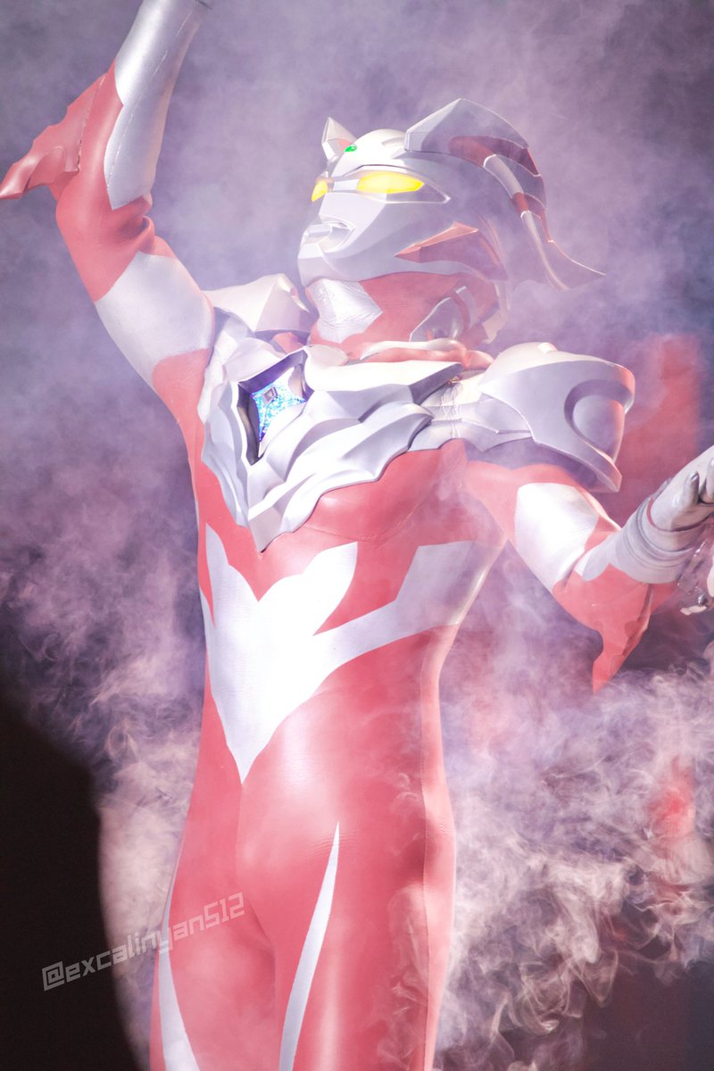 excalinyan512's tweet photo. 目の前でコスモライズに変身なされて神々しすぎたウルトラマンゼロさん

#ウルトラヒーローズEXPO https://t.co/ktqSf8kbG9