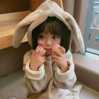 4460Bintang's tweet photo. 🎉 🎁 Just spilled glitter on my laptop, it’s extra now https://t.co/aWudctnO2e