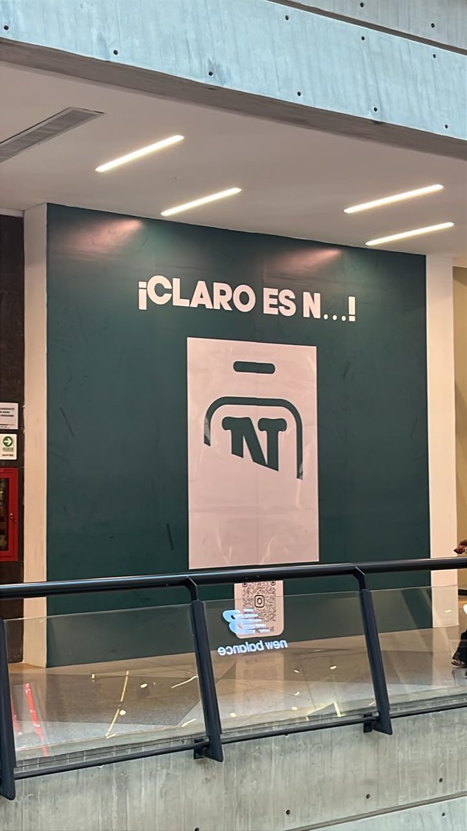 TonyFrangieM's tweet photo. En la misma onda: ¿regresa Nacho después de varios años? 👀 Esta foto la tomó @esIsaacF en el Sambil Chacao: https://t.co/6OU0G4sUJv