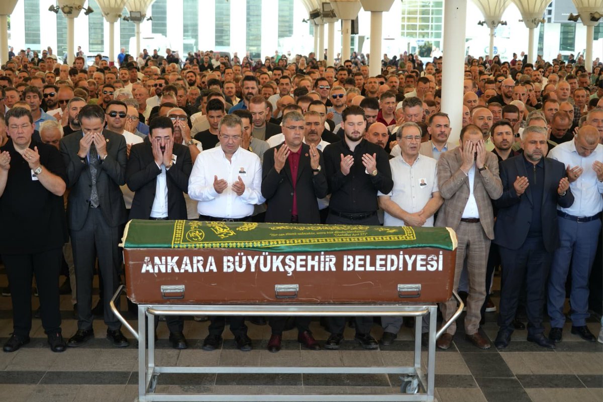 AlpDoganMHP's tweet photo. İl Yönetim Kurulu Üyemiz Sn. Kaan Naslı’nın vefat eden dedesi merhum Orhan Naslı için cenaze törenine; İl Yönetim Kurulu Üyelerimiz, Keçiören İlçe Başkanımız Sn. Kenan Yağmur ve Yenimahalle İlçe Başkanımız Sn. Hüseyin Altınok ile birlikte katıldık.

Merhuma Allah’tan rahmet, ailesine ve sevenlerine başsağlığı dileriz.