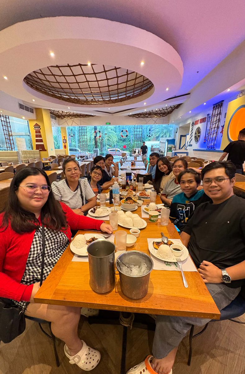 luckelle_'s tweet photo. giligan's restau, vista mall dasma - 080126 https://t.co/6MlHzPVORk