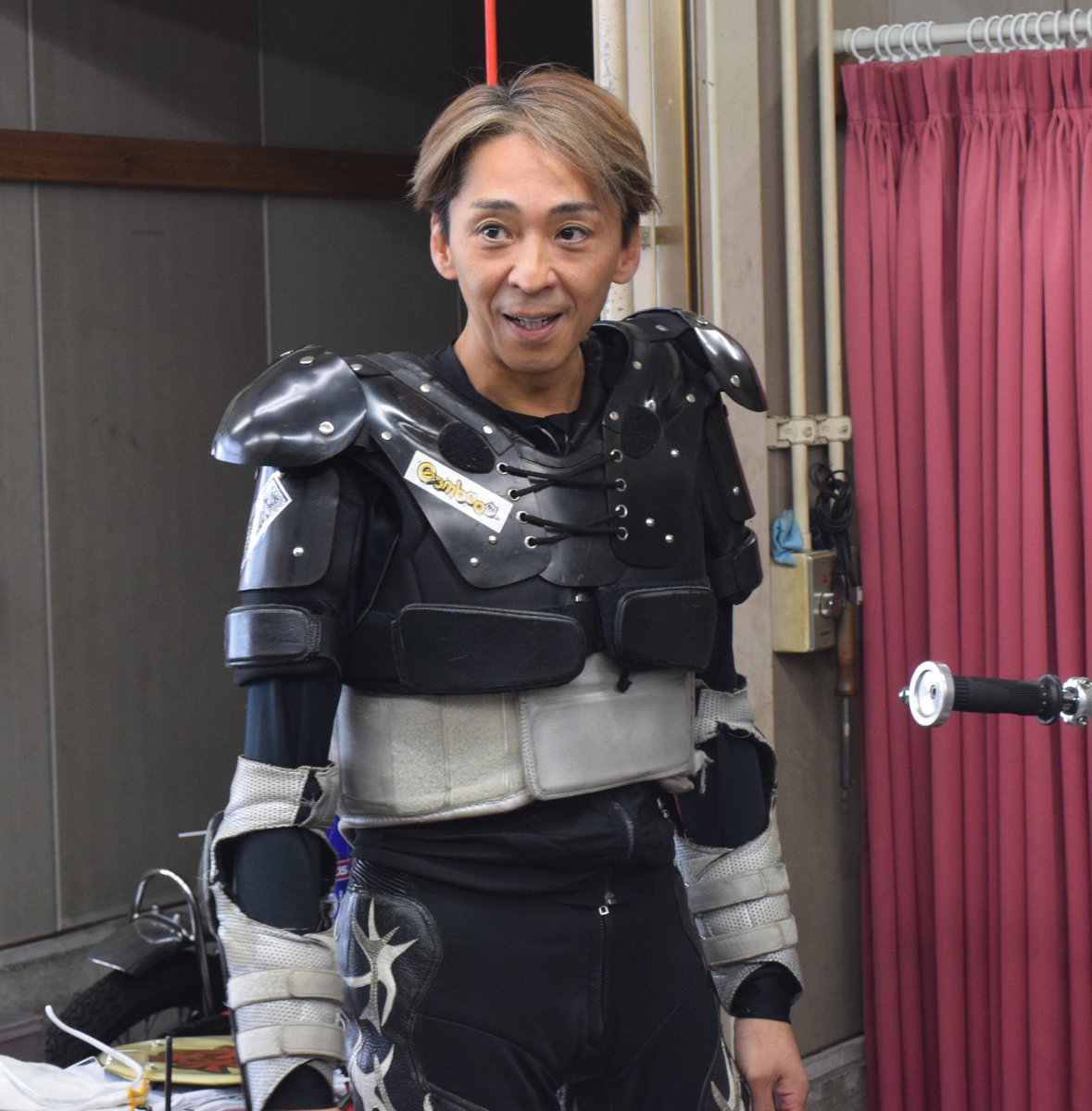 sponichiauto's tweet photo. 【#川口オート ナイトレース】

#森且行 が20年11月のSG日本選手権以来、5年9カ月ぶりに優勝。小林瑞季が1位入線も審議。1周3角過ぎで森への妨害があったとして失格となり2位入線の森が繰り上がった。23年4月に大ケガから復帰して31回目の優勝戦だった

※写真は以前のもの

#スポニチ #オートレース https://t.co/M4jJO3L9wg