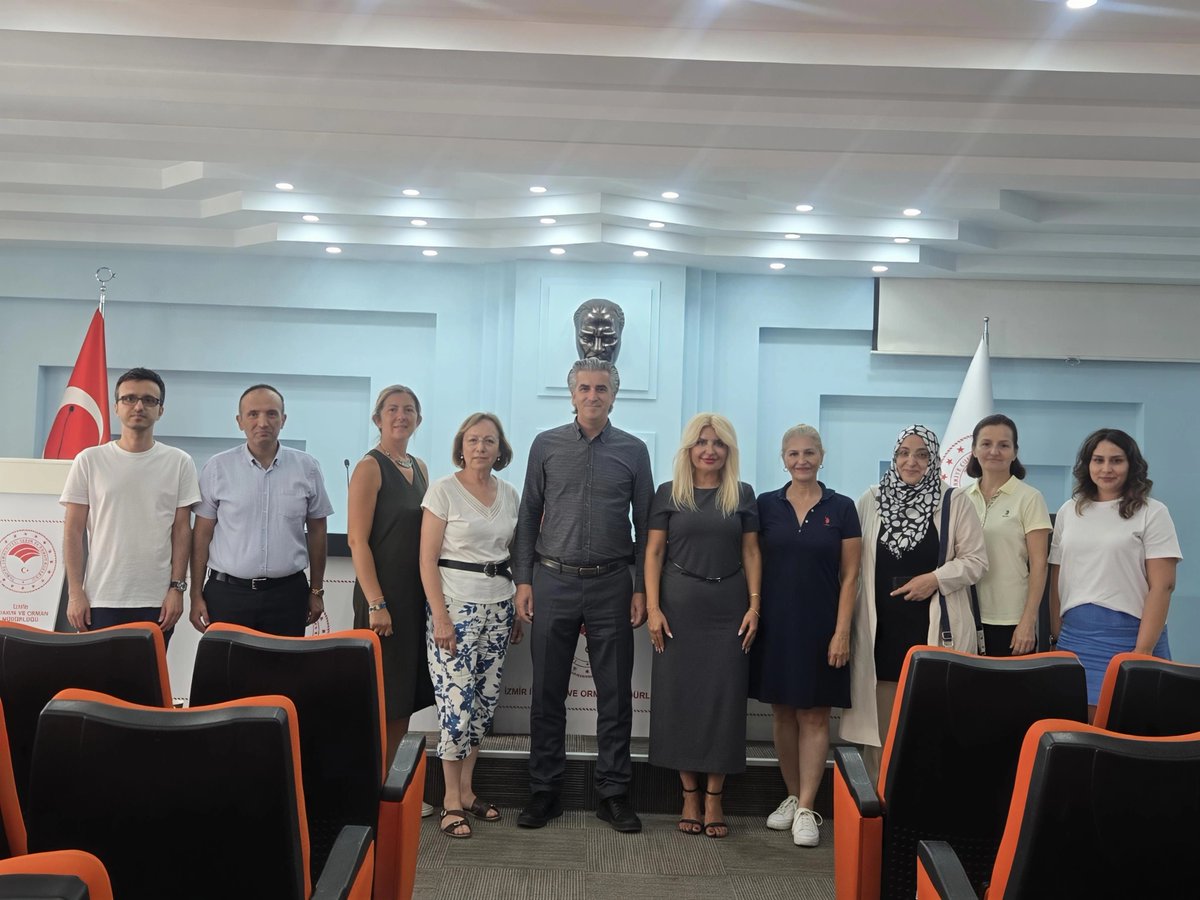 izmirtarim's tweet photo. İlimizde faaliyet gösteren kadın kooperatiflerine yönelik “Etkili İletişim ve Protokol Kuralları Eğitimi”ni, Kadın Kooperatiflerinin Güçlendirilmesi İş Birliği Protokolü kapsamında gerçekleştirdik.

Eğitimde; etkili iletişim, protokol kuralları ve kooperatiflerin kurumsal kapasitelerinin geliştirilmesine yönelik bilgi ve deneyimler paylaşıldı.

Kadınların üretimde, girişimcilikte ve kooperatifçilikte daha güçlü şekilde yer almalarını destekleyen çalışmalarımızı sürdürüyoruz.

Eğitime katkıları dolayısıyla Eğitimci Özlem YİĞİTHANOĞLU’na teşekkür ediyor, tüm kadın kooperatiflerimize çalışmalarında başarılar diliyoruz.

Güçlü kadın, güçlü tarım, güçlü Türkiye! 🇹🇷🌾 🌱

@ibrahimyumakli
@TCTarim
@DrOsmanYildiz
@trgmresmi
@drsuleymanelban
@izmirvaliligi
@KahramanAKDGN53
