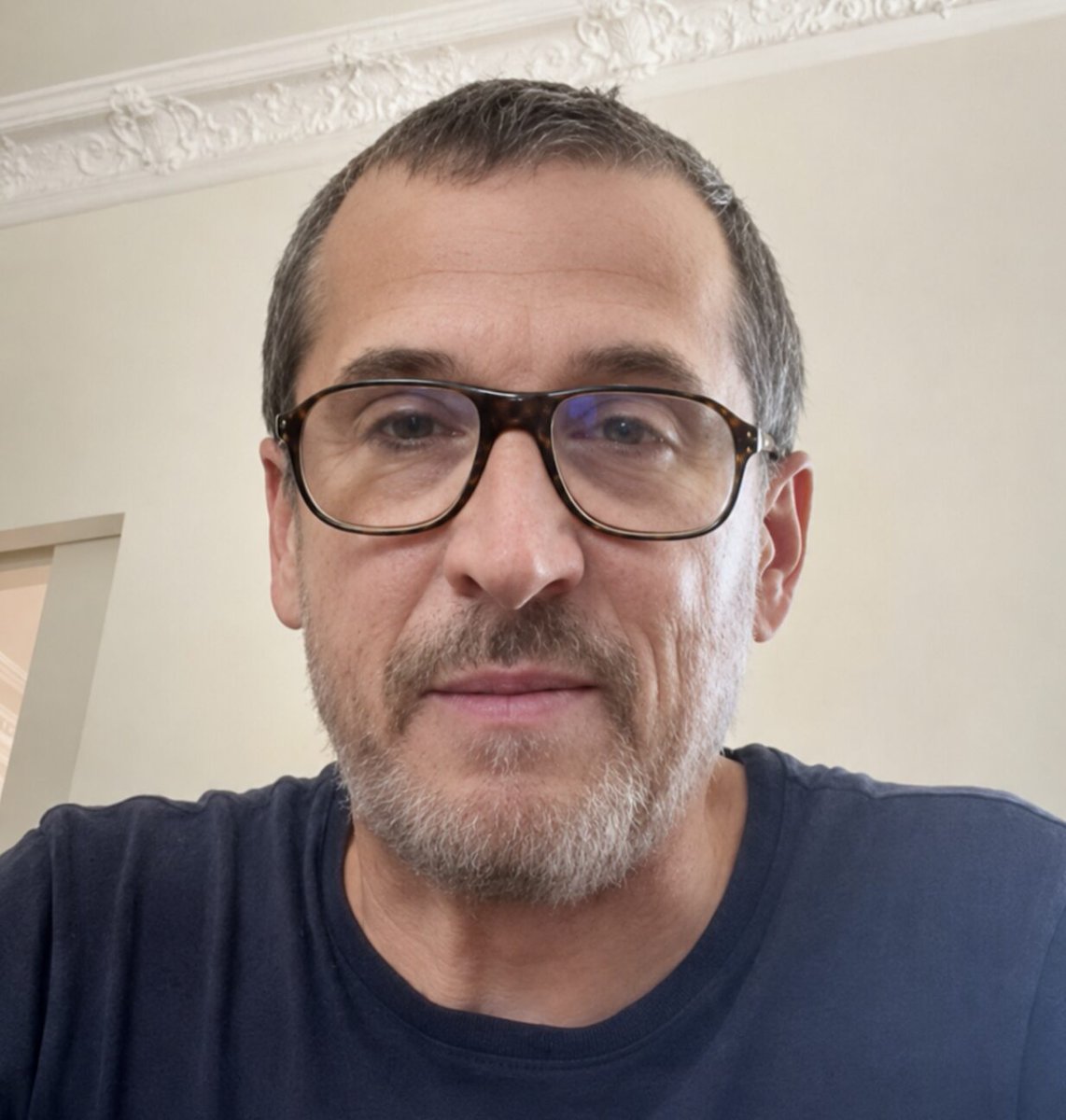 LMPositif's tweet photo. 🇫🇷 Face aux incendies de l’été, Guillaume Canet, Léna Situations et d’autres personnalités se mobilisent pour soutenir les victimes et les pompiers grâce à des dons, des défis solidaires et un concert caritatif. Un bel élan collectif pour venir en aide aux territoires touchés et accompagner leur reconstruction. 💚 (Le Parisien)

📸 Guillaume Canet (via Instagram)