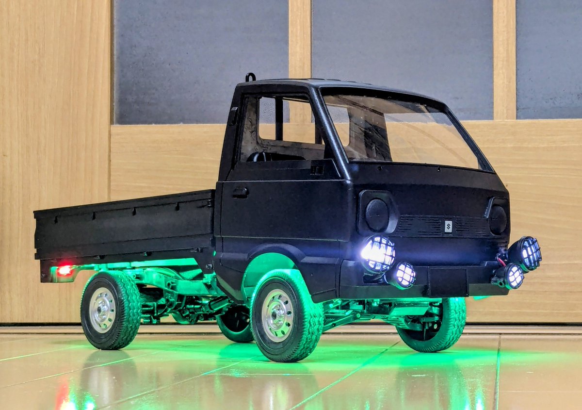 Teruken's tweet photo. ばばちゃん号(仮)1日カスタム、
完成したらボコボコになるまで使い込んでほしいじゃん…@anbaba161113
#マイキャラジコン #wpld12
#RAYWOODER https://t.co/tScB9ipfFN