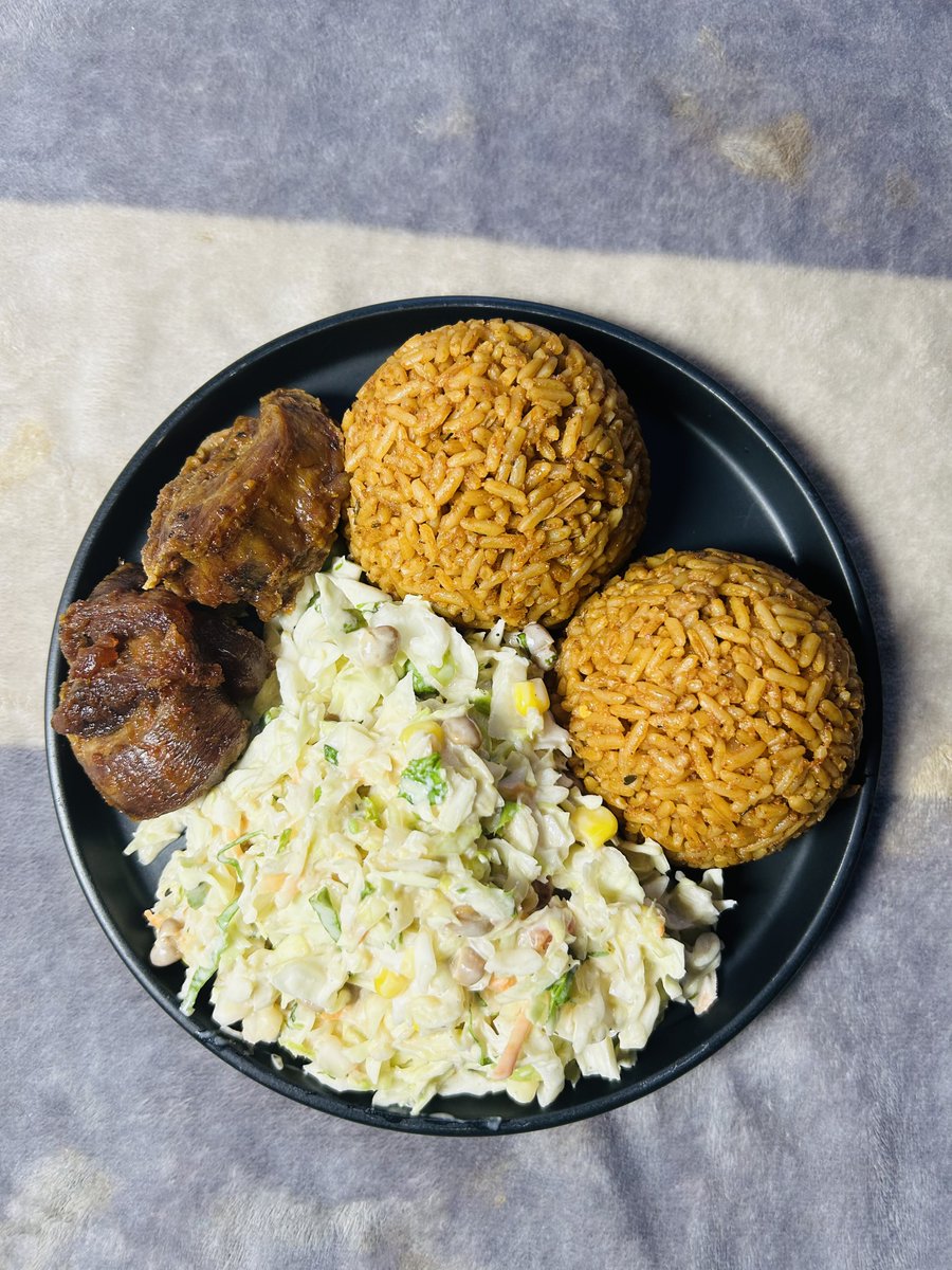 sha_euros's tweet photo. Happy Monday! ❤️

If lunch could magically appear on your desk today, what would you choose?

🍚 Jollof Rice
🍝 Pasta
🥘 Native Dish

Comment your choice below, then let Ashabi’s Treat make it happen! 😋 https://t.co/SB1XRI025G