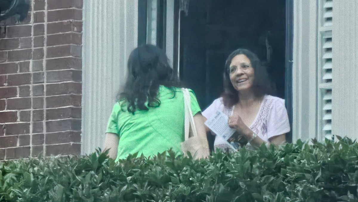 AzureDuanGA's tweet photo. As a mother, I want my children and every child in Georgia to have the opportunity to thrive in our great state. That's why I love spending time talking with neighbors about the issues that matter most.

Vote Azure Duan for Georgia State House! 🇺🇸 https://t.co/Kn0mUftIuf