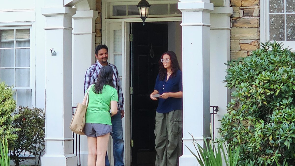 AzureDuanGA's tweet photo. As a mother, I want my children and every child in Georgia to have the opportunity to thrive in our great state. That's why I love spending time talking with neighbors about the issues that matter most.

Vote Azure Duan for Georgia State House! 🇺🇸 https://t.co/Kn0mUftIuf