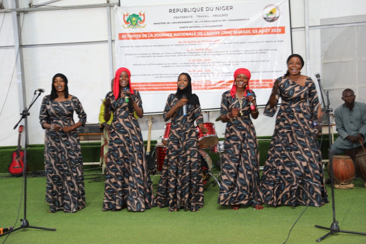 PnudNiger's tweet photo. Sur invitation du Ministre de l’Environnement, le RR du @PNUDNiger, aux côtés de ses homologues de @FAONiger &amp; de @UNFPA_Niger a pris part à la Nuit écologique à #Maradi, en prélude à la Journée nationale de l’arbre. 1 engagement collectif pour 1 Niger plus vert &amp; résilient. 🌳🇳🇪 https://t.co/4EDgKekh79