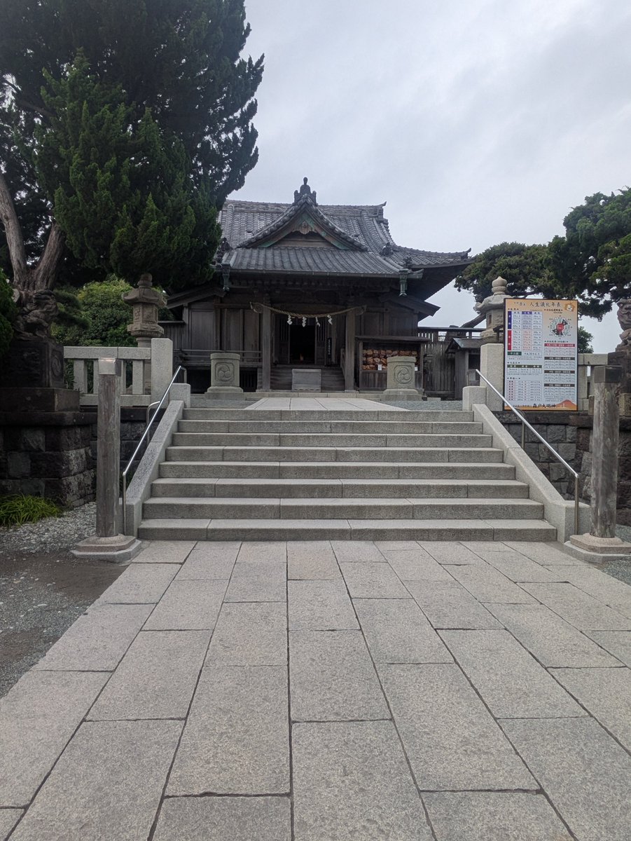 joys_green's tweet photo. こないだ葉山の森戸神社に行って来ました。海の側はいいですね。 https://t.co/eRJ1JsZ2Ea