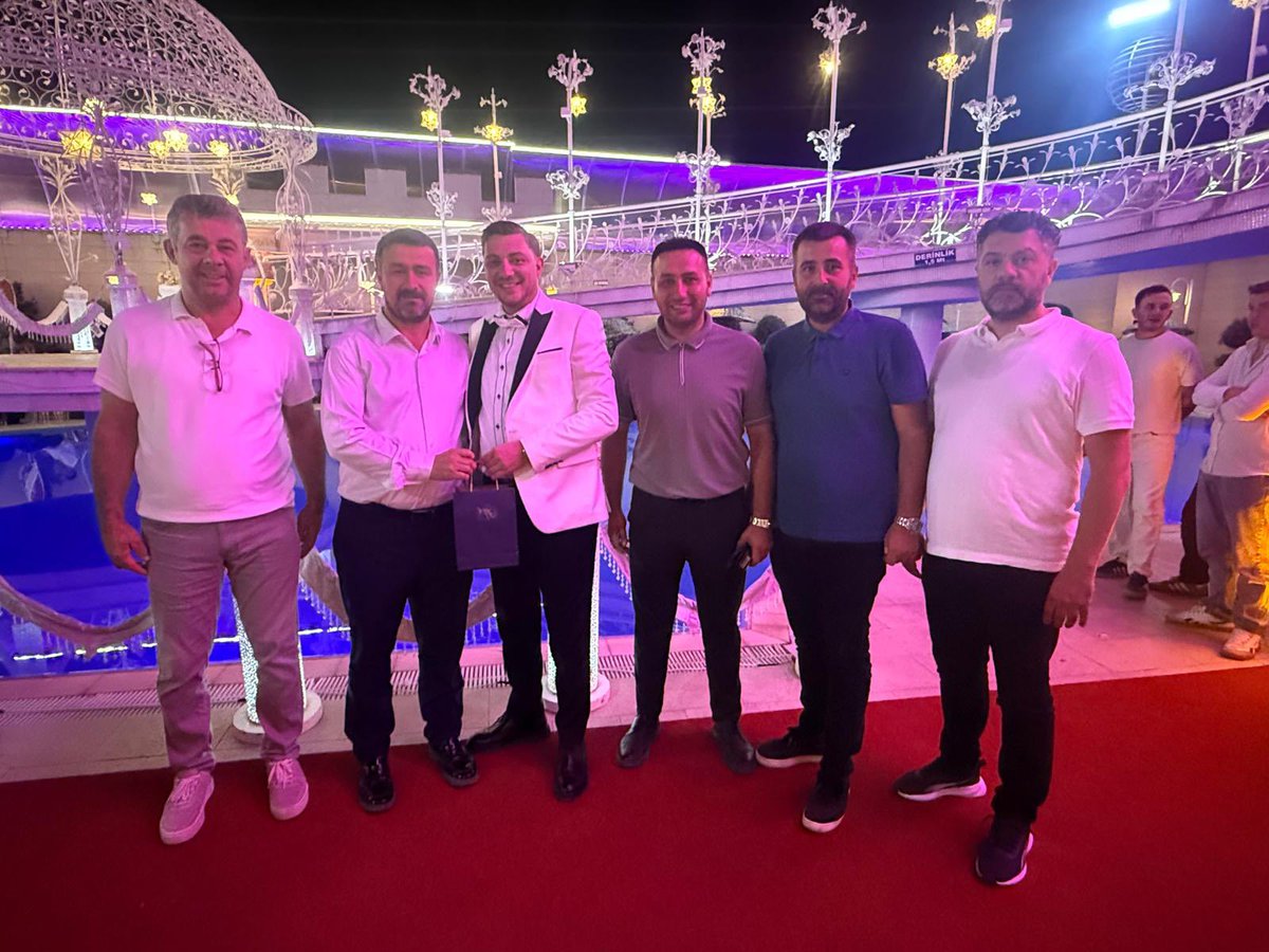 akpartimkp's tweet photo. 📌 İlçe Başkanımız Sn. Mutlu Turgut ve İlçe Teşkilatımız ile birlikte Hilal &amp; Turab çiftinin düğün merasimine iştirak etti.

Hayatlarını birleştiren genç çiftimizi tebrik ediyor, kendilerine sağlık, huzur, mutluluk ve iki cihan saadeti diliyoruz. https://t.co/nXxDenBG8e