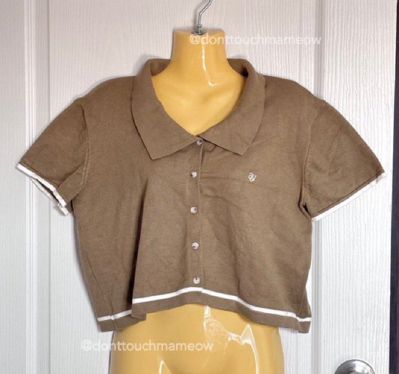 donttouchmameow's tweet photo. (💭) ส่งต่อ*

เสื้อโปโลครอป avocado รุ่น avo loaffie polo crop
ผ้าไหมพรม สีมัทฉะ
size 2 — อก 42-46" ยาว 17.5"

𓍯 160 บาท 𓂃
📬 *ค่าส่ง 35

*สภาพ 90%
*สีจริงออกเขียวคล้ายนางแบบใส่

#ส่งต่อเสื้อผ้า #ส่งต่อcintage #ส่งต่อbeming #ส่งต่อrika #ส่งต่อstylist #ส่งต่อเสื้อมือสอง https://t.co/8gGsRkcVZX