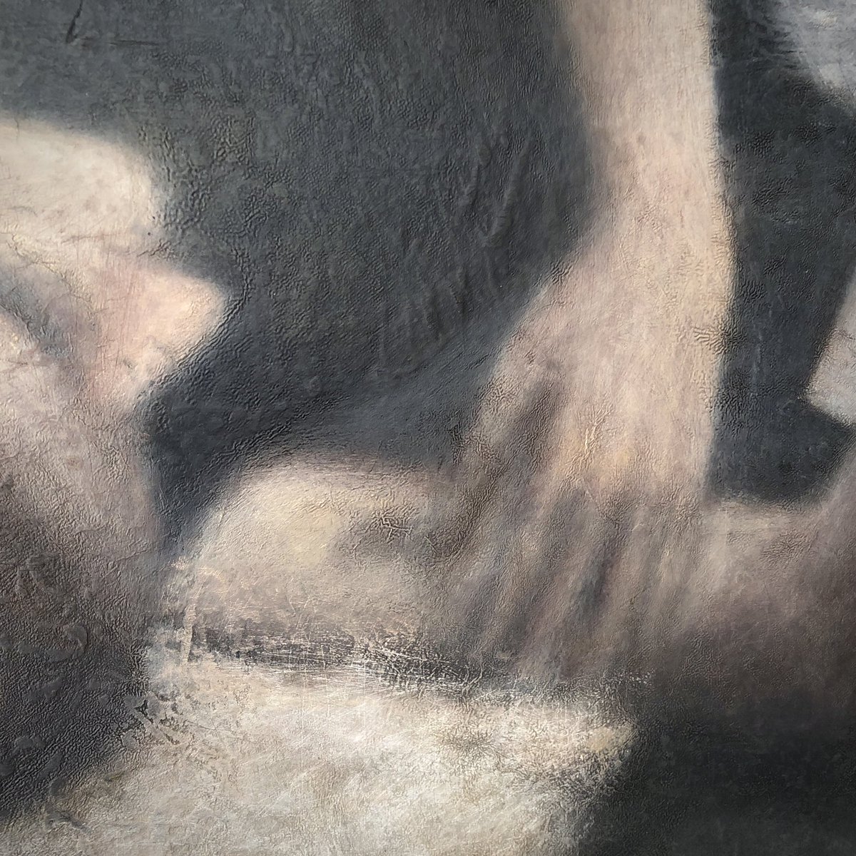 s_arango_art's tweet photo. Este es un detalle de Mujer Leyendo, un óleo sobre lienzo de 110 × 60 cm.
Llevo pintándolo desde hace un buen tiempo, capa por capa, decisión por decisión. Su textura es el resultado de horas de trabajo, de impastos, veladuras, papel de lija y, sobre todo, de mucha observación. https://t.co/EWnC0xUnfl