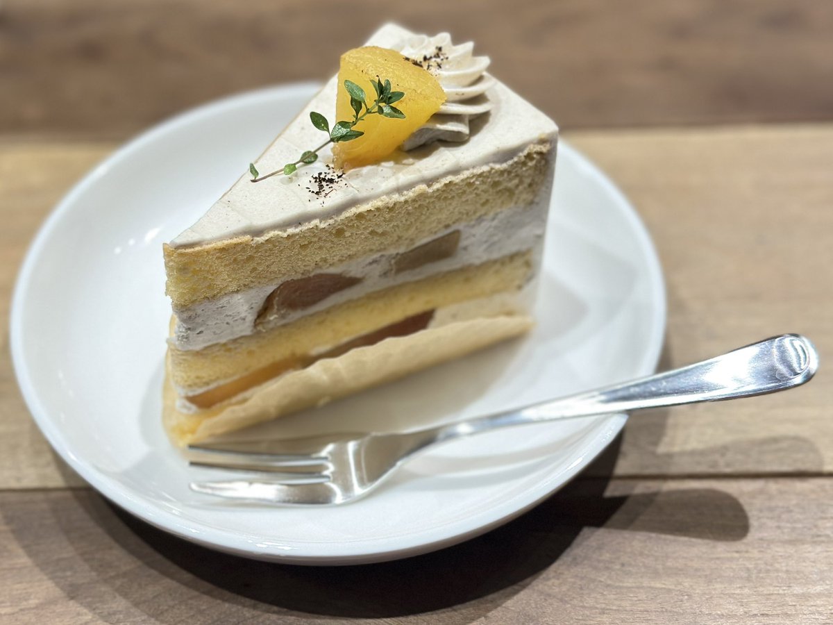 Ats_614h's tweet photo. ケーキうっま！🎂 https://t.co/I57dqHgDdK