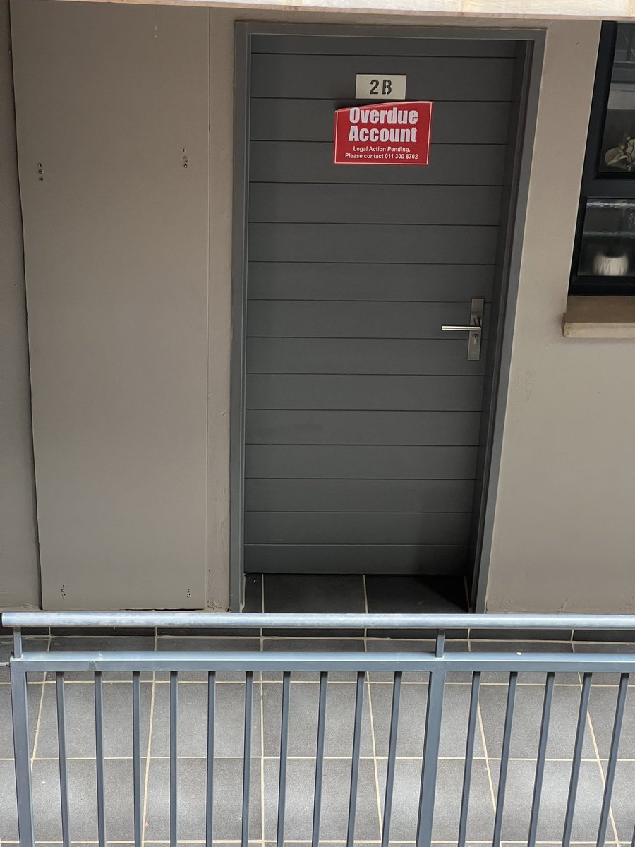msiziworld's tweet photo. There is this place called the park’s lifestyle apartments In Fourways/midrand. When you owe rent they put a big notice in red on your door😫😫 https://t.co/pj0gMcynWT