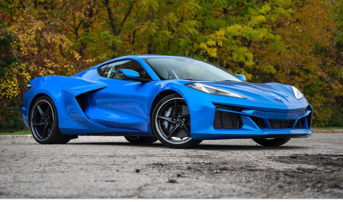 ciphercore1's tweet photo. Very luxurious car available here in USA 🇺🇸 blue and fine.

Would want to ride in one of them no sooner more, expecting to get mine. https://t.co/aNXqXIHPhd