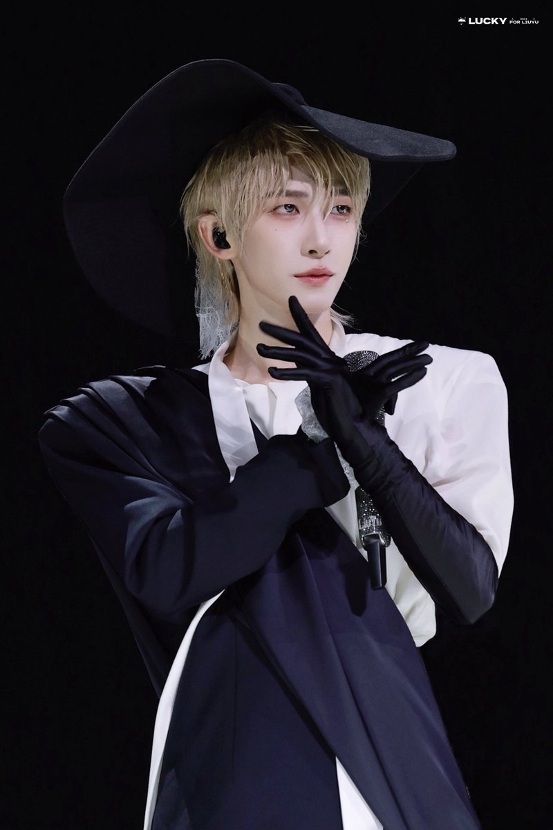 G_Charlie_Liuyu's tweet photo. 20260802  I love you, to the moon, and back💗
Cr.小幸运 | 刘宇

#LiuYu #刘宇 #リュウユ
#리우위 #หลิวอวี่ #LưuVũ https://t.co/t1CnnTCXmR