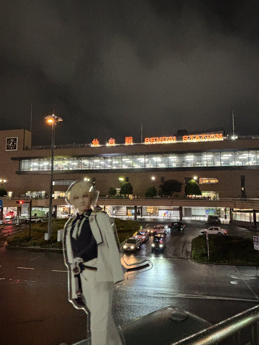 ayori015's tweet photo. ⑩東北祭りピカチュウが可愛かった⚡️o'ᆺ'o⚡️夜の仙台駅もいい…。ホテルではドームのデジタルコピーバクステを「この人は〇〇役の人」と友人に解説をしながら観て、楽しい夜だったね。と就寝。 https://t.co/vTlAGeNUgc