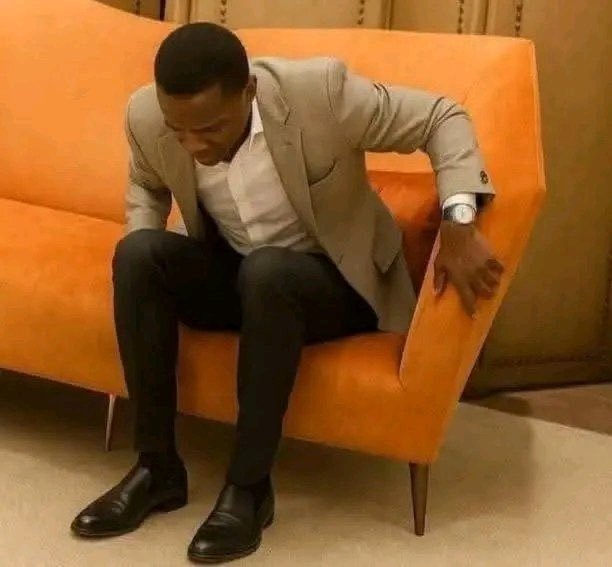 B33KAY03's tweet photo. @destinyzee Nigerian Daughter: "What am i cooking for diner tonight??"

Nigerian Mum: "Defroze Bob🐕"

😅😭😭😭 https://t.co/K120E6fIXl