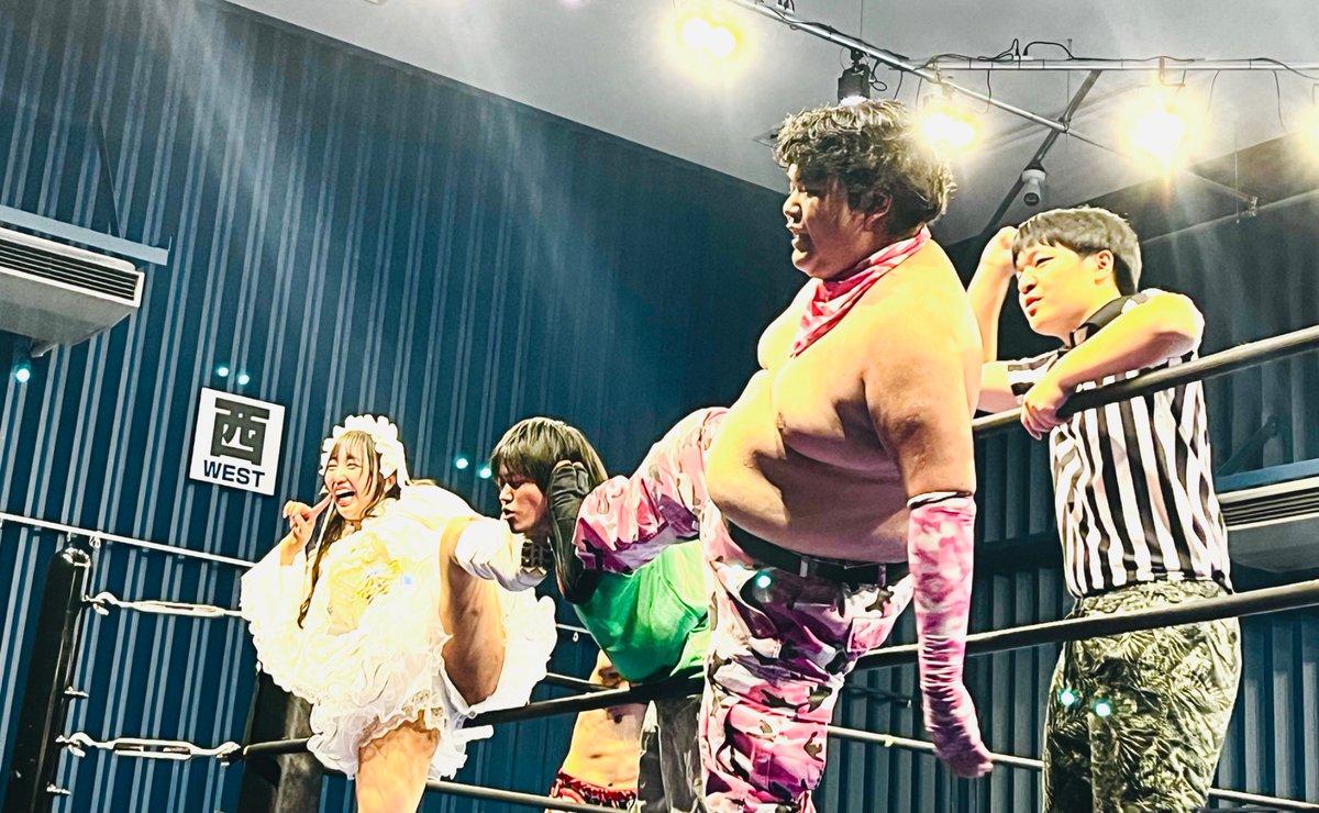 ogurider1's tweet photo. 武蔵美のベルト持ってるのに自称王者のセク刃羅ナツコが本物の王者に！
大怪我から復帰されたApple Botchの大技、2年前のデビュー時からは想像も出来ない位強くなったぼっきざふぁっく、
見応えのある試合でした。
手振ってくれてありがとう‼️
#HWWA50th
#HWWA
#めるろり https://t.co/3OM5VRXQ9e