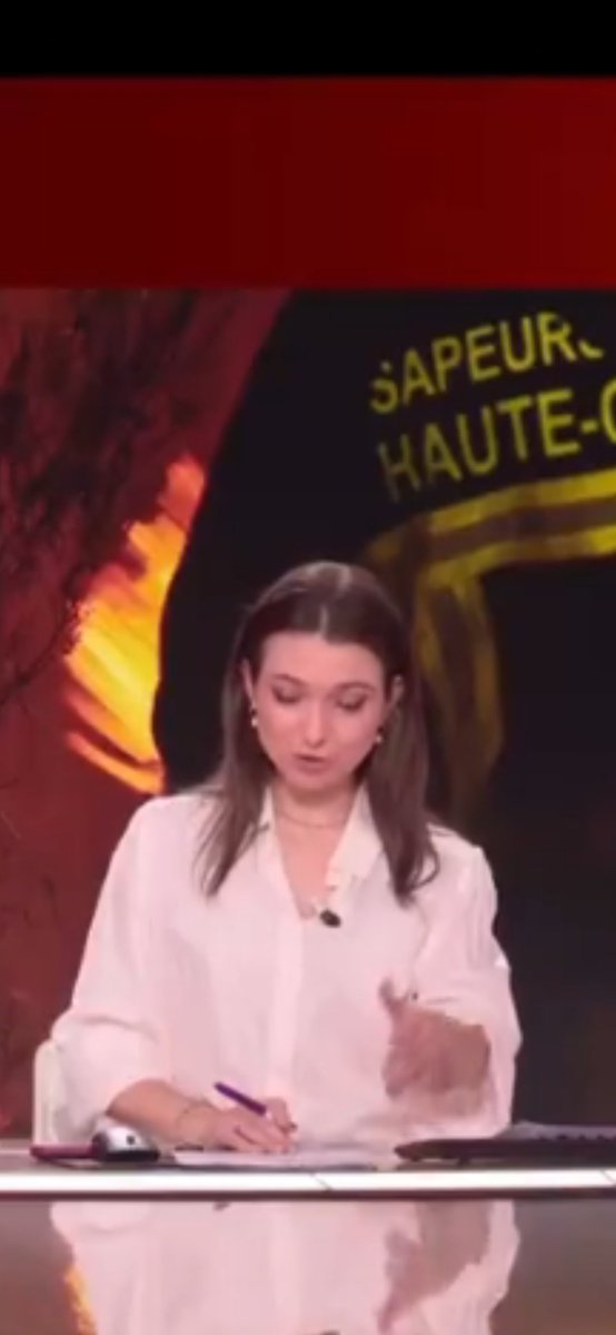 chemsier's tweet photo. Marie Gentril - 01.08.2026
La charmante et sublime @MarieGentric à la présentation du journal sur #BFMTV
😍
#chemisier #blouse #satin #soie https://t.co/tR3JmkNNA9