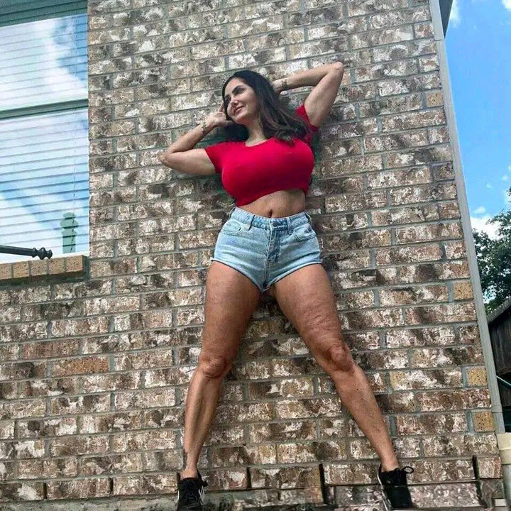 AvaAddams889's tweet photo. What do you love about my body? https://t.co/AW2v7Fx39v