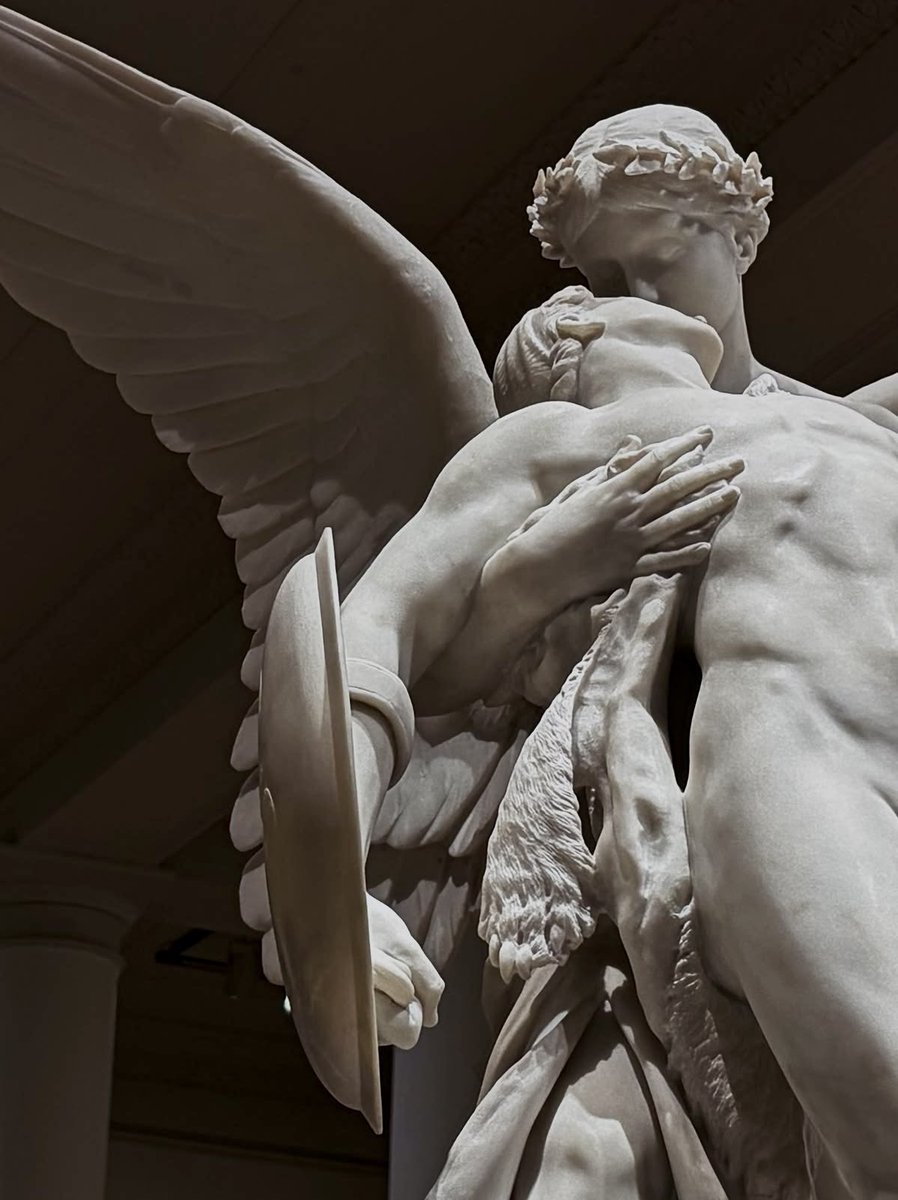 Moodsby_v's tweet photo. Kiss of Victory, Sir Alfred Gilbert https://t.co/FHiLSVOWC9