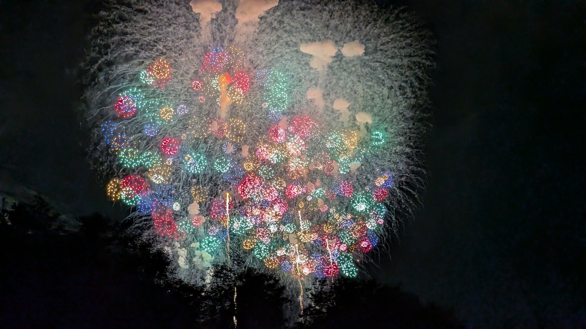 jolbars_T's tweet photo. 長岡花火大会
尺玉たくさんで楽しい https://t.co/hBgohMNydp