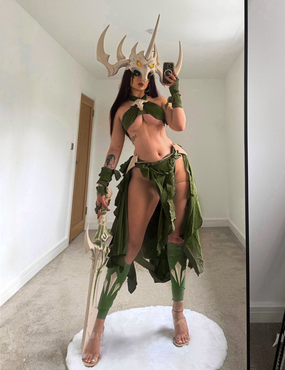 Sacredxo's tweet photo. Hela savage monarch skin from Marvel Rivals🦴 https://t.co/Im72DOZxGd
