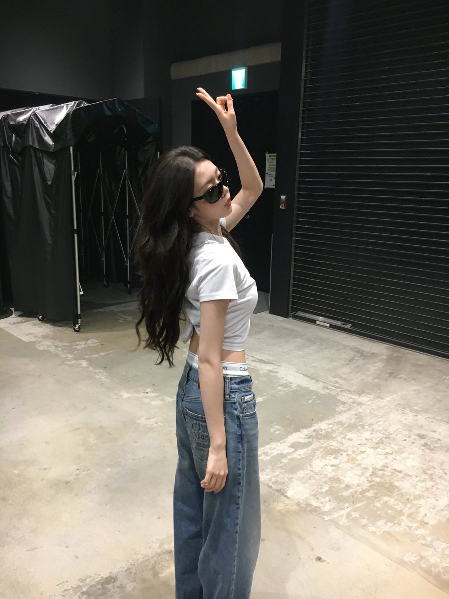 rorapics's tweet photo. #RORA weverse update https://t.co/eu2RhdrTKb