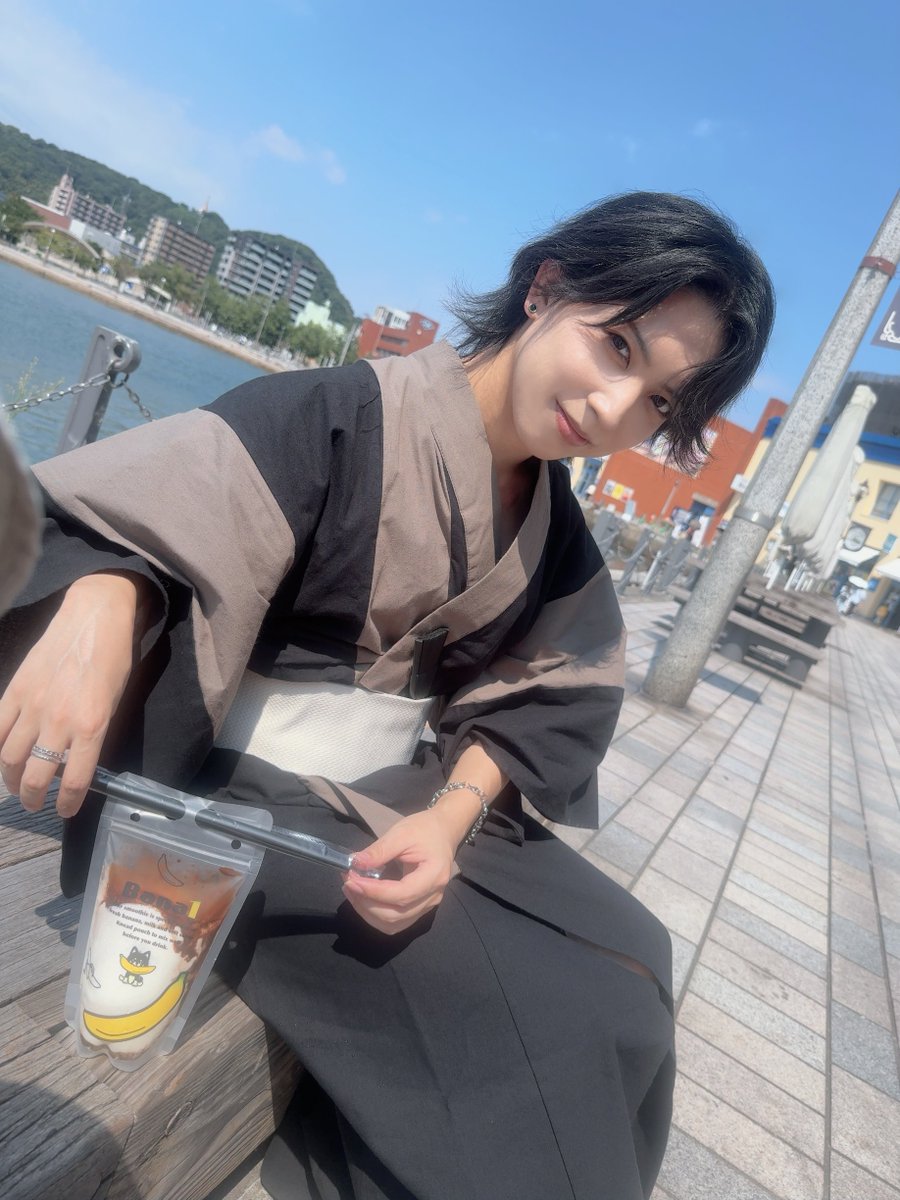 yamanaka_twins's tweet photo. 撮り合いっこ。in福岡

健太は、バナナスムージーチョコ🍌🍫
翔太は、クリームソーダ🍨🫧

#福岡の旅 #山中兄弟【健太・翔太】 https://t.co/C0B07urS3B
