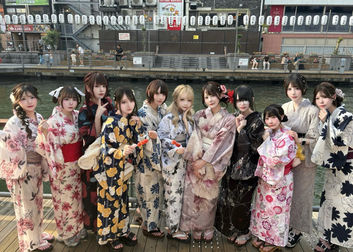 GaletteOSAKA's tweet photo. みんなで夏満喫してきたよ🎆💕
浴衣姿、どうですか？ ✩ ˎˊ˗ 🎐🎀 https://t.co/pnV5Hb3oYf
