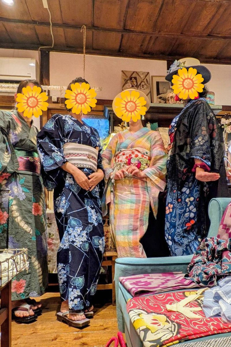 corinkimono's tweet photo. きのうは急遽 #オケモト手仕事雑貨店 に遊びに行ってきました🌙相変わらずトキメキが詰まった素敵な場所💕
キウイミントクリー���ソーダ飲んだあと胃がスーッとした美味しかった🤤

着物　小千谷縮(めちゃ探してたの再販してハピネスすぎる！)
@umeyakimono さん
帯 @sanshoan さん https://t.co/JACWEUOALF