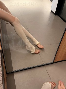 wind__404's tweet photo. #足 #白丝 #腿 #feet #white stockings #legs https://t.co/Jt4iqzSwQb