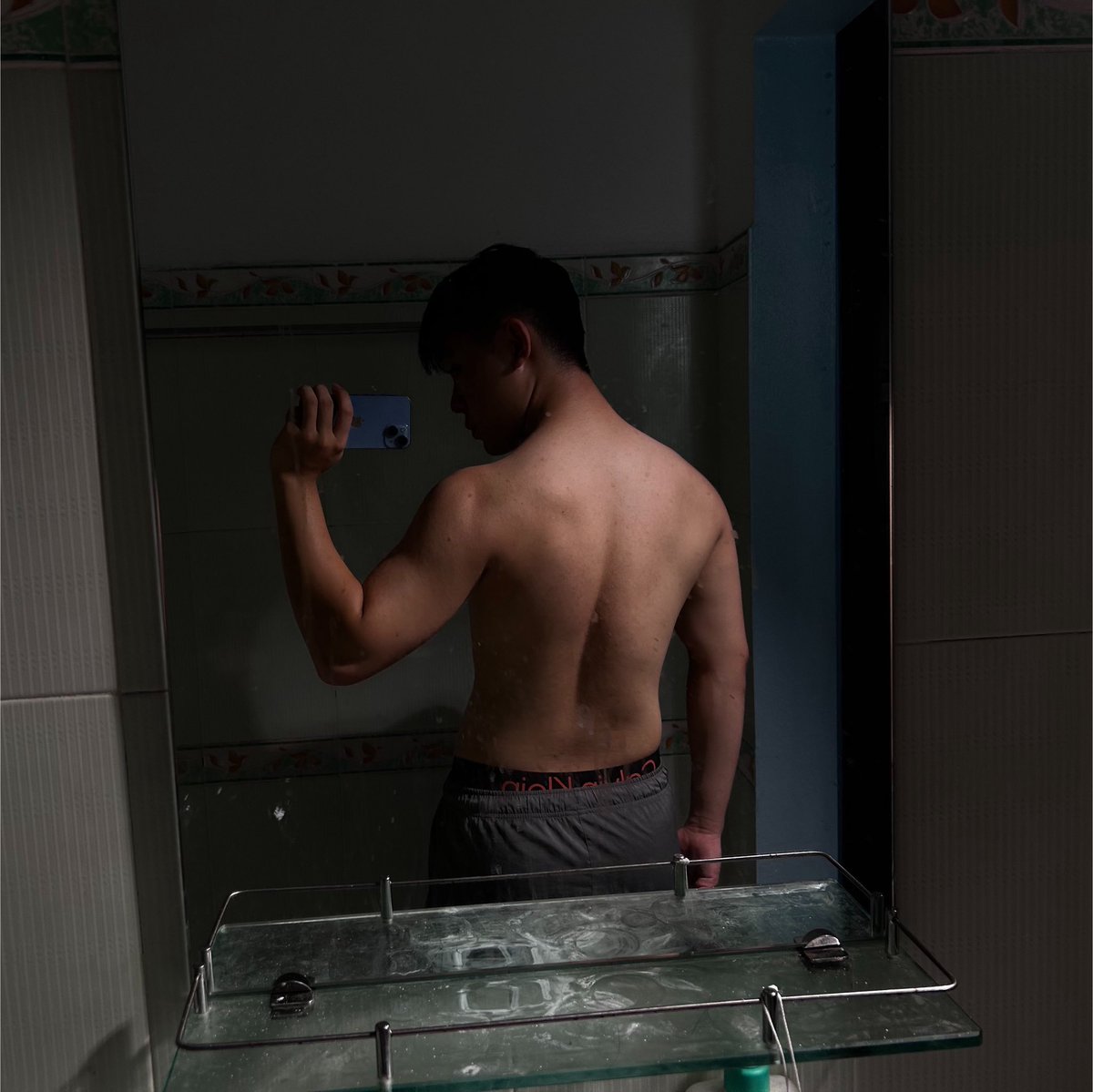 davidlee_220's tweet photo. look at my back

#gym #viralㅤㅤ #fypシ゚ 
ig: https://t.co/nchhfjHTI8 https://t.co/kqdyHEqOyI
