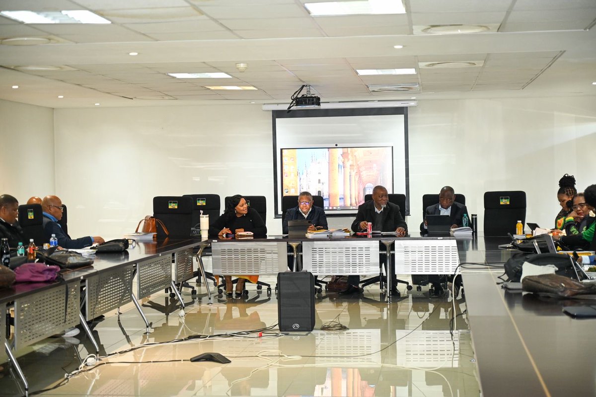 MbalulaFikile's tweet photo. The ANC National Working Committee (NWC) met today to deliberate on key organisational and governance matters, advance the movement’s programme of renewal, and strengthen readiness for the 2026 Local Government Elections.
#ANCAtWork
#YearOfDecisiveAction
#LGE2026 https://t.co/qz1xhTqCar