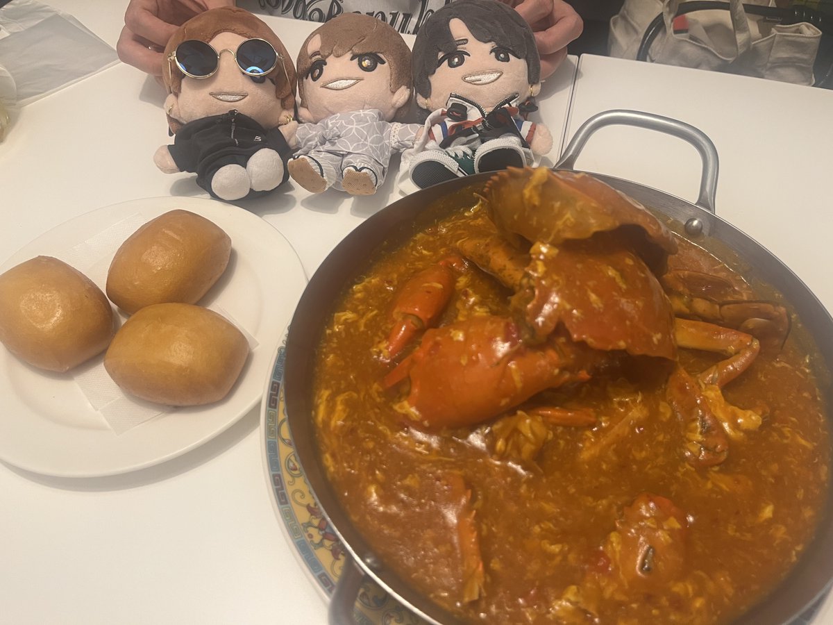 333_v6's tweet photo. シンガポール料理のチリクラブだよ🇨🇱🦀
#たろぬいと一緒 https://t.co/fuiiGgGER9