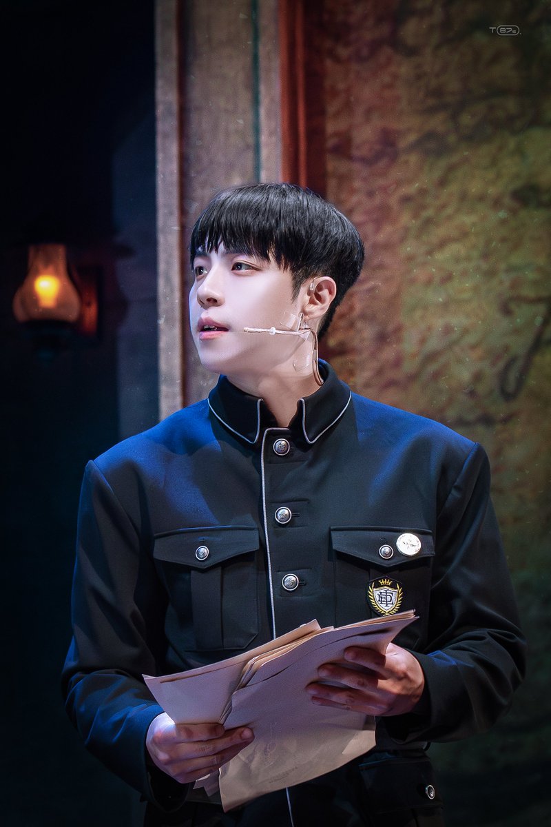 to_87s's tweet photo. 260801 밤 뮤지컬 <비더슈탄트>
스페셜 커튼콜 #.비더슈탄트
#아벨 #박정원 배우님

❝우리의 운동, 우리의 행동, 우리의 생각.
우리가 선택해.❞ https://t.co/RdyozSFHxZ