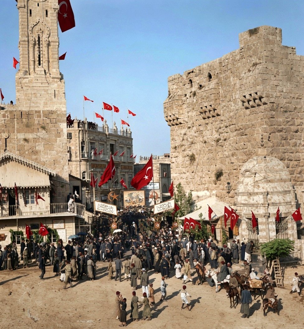 malikejder's tweet photo. Özgür Kudüs’te bir tören

Osmanlı döneminde Filistin / 1903

🇹🇷Yer gök Türk Bayrağı🇹🇷 https://t.co/n7gHlejvuH