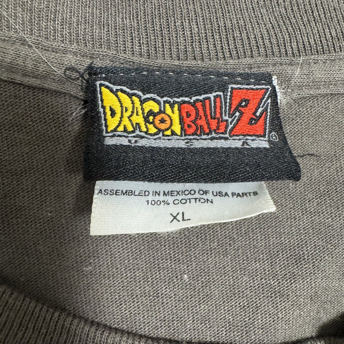 BeVintageOsaka's tweet photo. 🔥新入荷🔥
2000年製ドラゴンボールZのヴィンテージTシャツが到着！
抜群にフェードした墨黒ボディに、不敵に笑う完全体セルとZ戦士の特大バックプリントが激渋です。文句なしの主役級Y2KアニメTee！
詳細はプロフのBASE・メルカリをチェック👇
#古着 #ヴィンテージTシャツ #DBZ #Y2K
#BeVintageOsaka https://t.co/E3OZjjT856