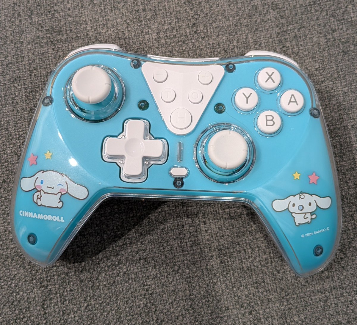 _ZI_END's tweet photo. そういや可愛いコントローラー買った
ついでにでっけぇゲーム機も買いました https://t.co/TPRBMgJpkr