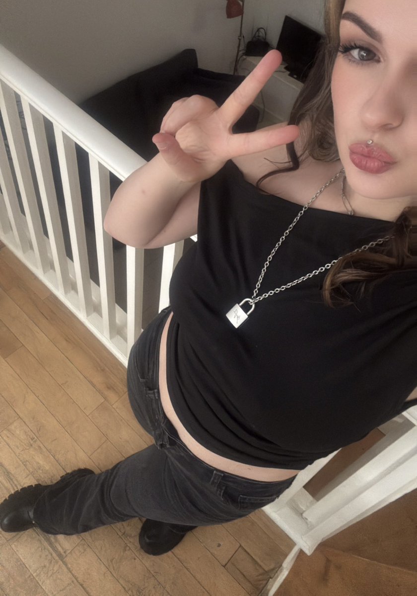 PayQueenCassie's tweet photo. Go make yourself useful 😙 https://t.co/qPU4JoMk1y