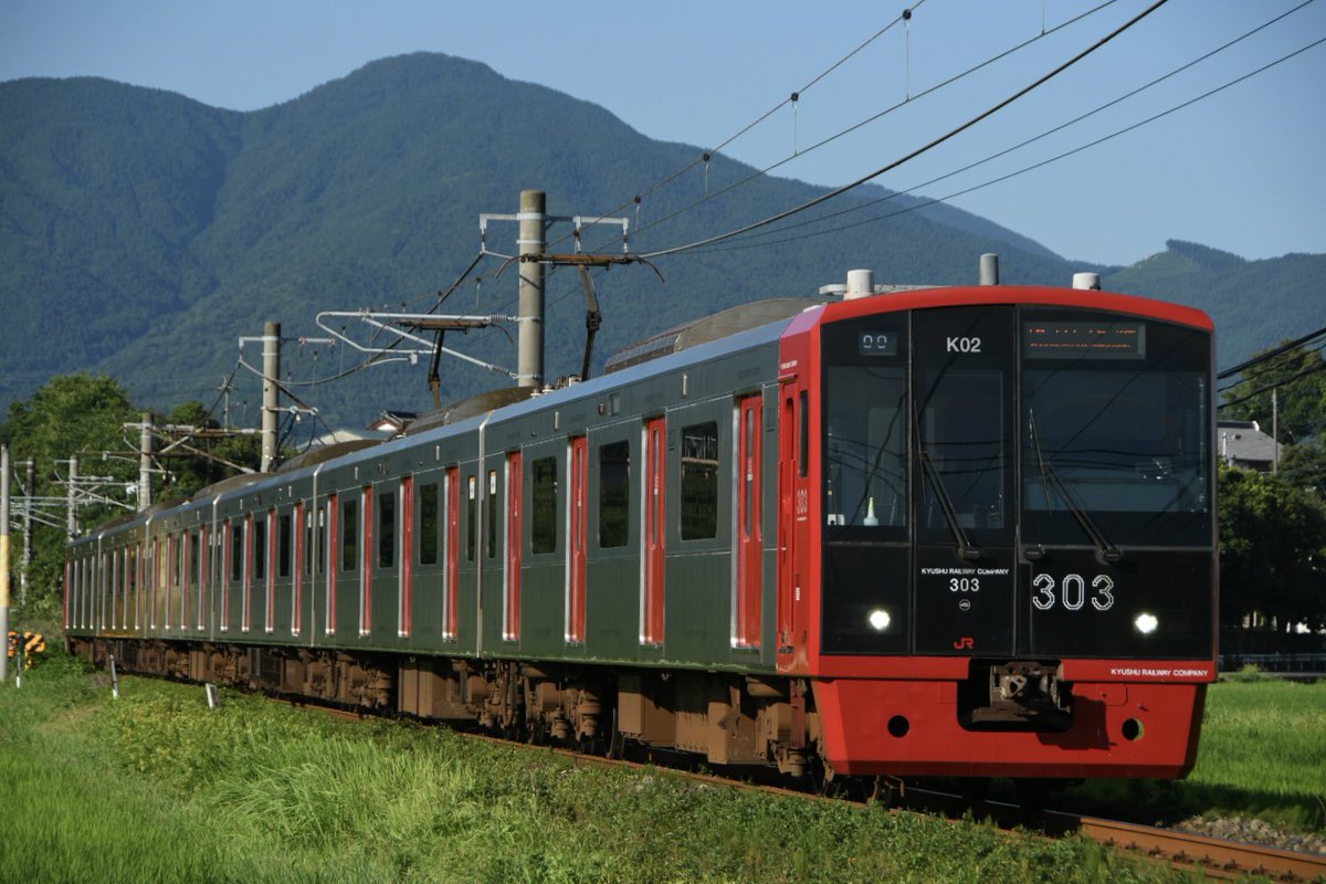 s3c08's tweet photo. この頃の水戸岡氏がデザインした車両は滅茶苦茶好き。新造の方が一番長けてる気がする。 https://t.co/MT1ypHCr5f