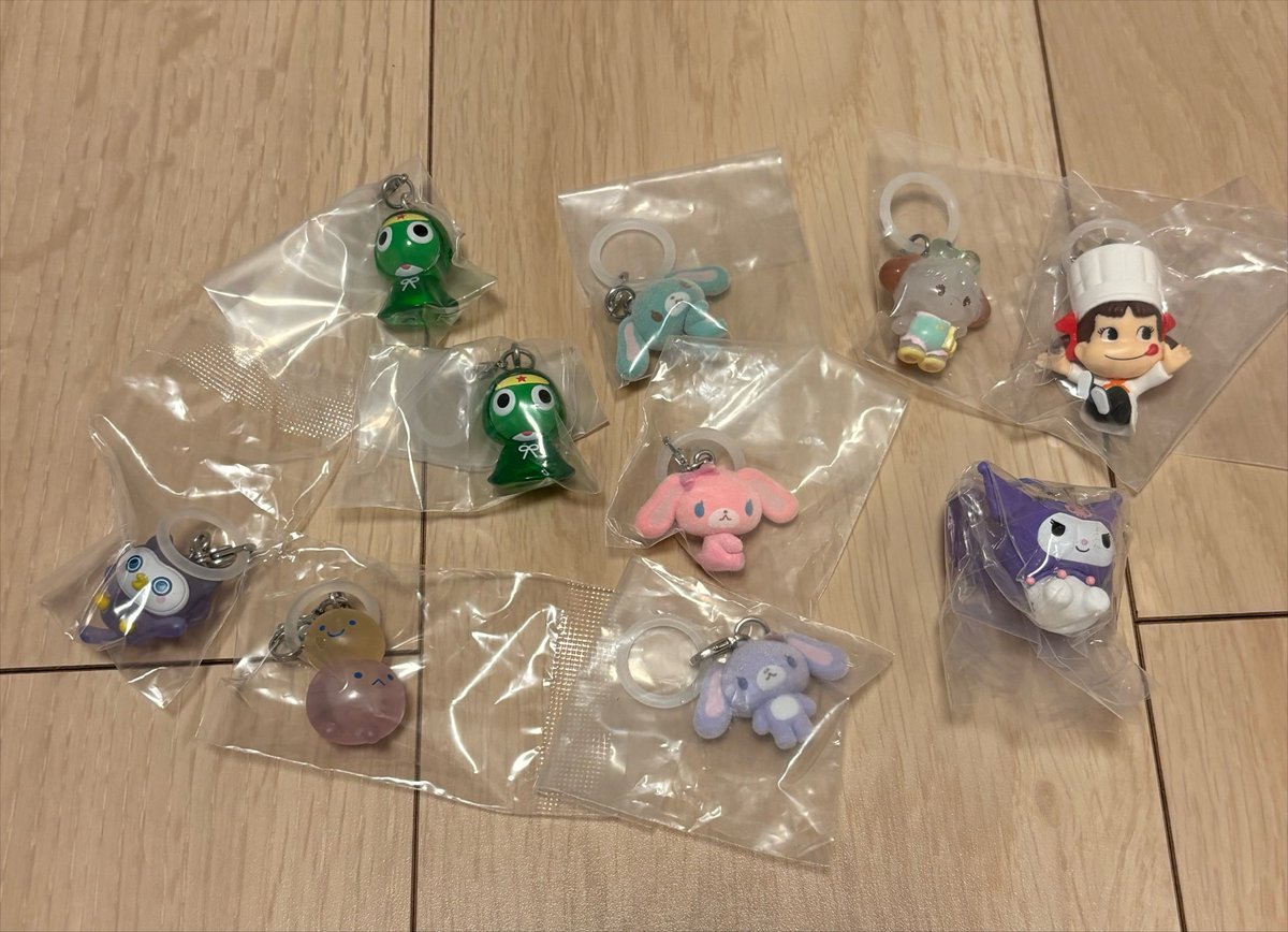 __hkmn__'s tweet photo. めじるし カラフルマルチチャーム アナザーver カラとも たまごっち サンリオ ケロロ mikko ペコちゃん コジコジ クレヨンしんちゃん ガチャ ぬいぐるみマスコット 交換

譲 画像1～2枚目

求 画像3～4枚目
その他も検討させて頂きます
※めじるしはめじるし同士希望。

郵送
お気軽にお声かけ下さい。 https://t.co/h0NxyD6apY