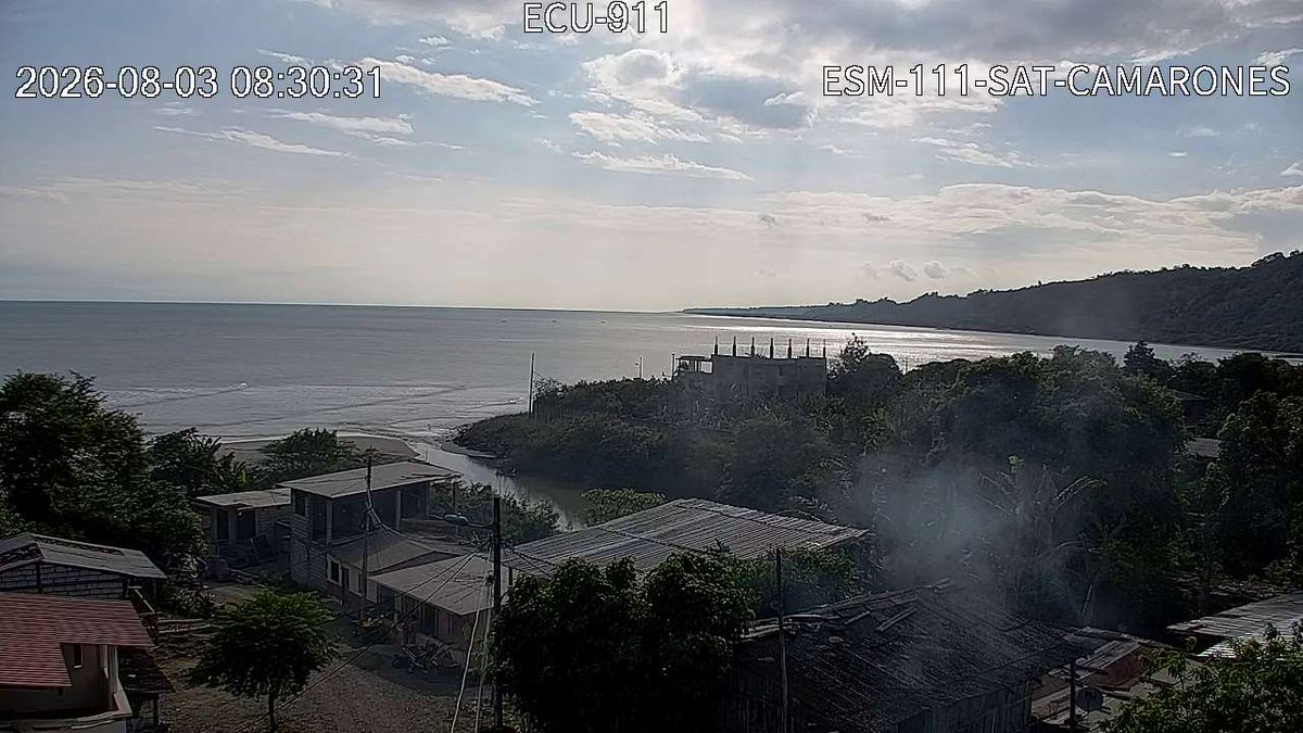ecu911Ibarra's tweet photo. 📍#Esmeraldas | Mediante  #VideovigilanciaECU911 mantenemos vigilancia continua en los balnearios de nuestra jurisdicción para fortalecer la seguridad de quienes disfrutan del perfil costero.

🏖️ Antes de ingresar al mar, verifica el color de la bandera:
🟢 Verde: Condiciones seguras.
🟡 Amarilla: Ingresa con precaución.
🔴 Roja: No ingreses al mar.

🌊 Se registra un oleaje moderado con una altura máxima de 1,10 m.

🤝 Acata las indicaciones de los organismos de respuesta y, ante cualquier emergencia, comunícate con la #LíneaÚnicaParaEmergencias 9⃣-1⃣-1⃣.