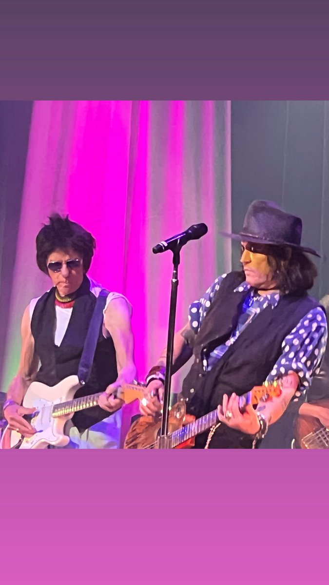 GatsbyV82246's tweet photo. #ThisNThat
#JeffBeckNJohnnyDepp
#LouisvillePalaceTheatre
#October22nd2022
#18Album https://t.co/GRrUHdy7YZ
