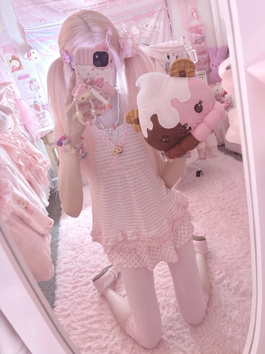 petitluvhvr's tweet photo. ♡⏝ ⸝⸝  soft cutecore + delicate aesthetic  ◞

🧁 ⸝⸝  a collection for #cutecore #thinspo #bonespo #edtwt #edrtwt #shedtwt https://t.co/BnLtLJHmTj