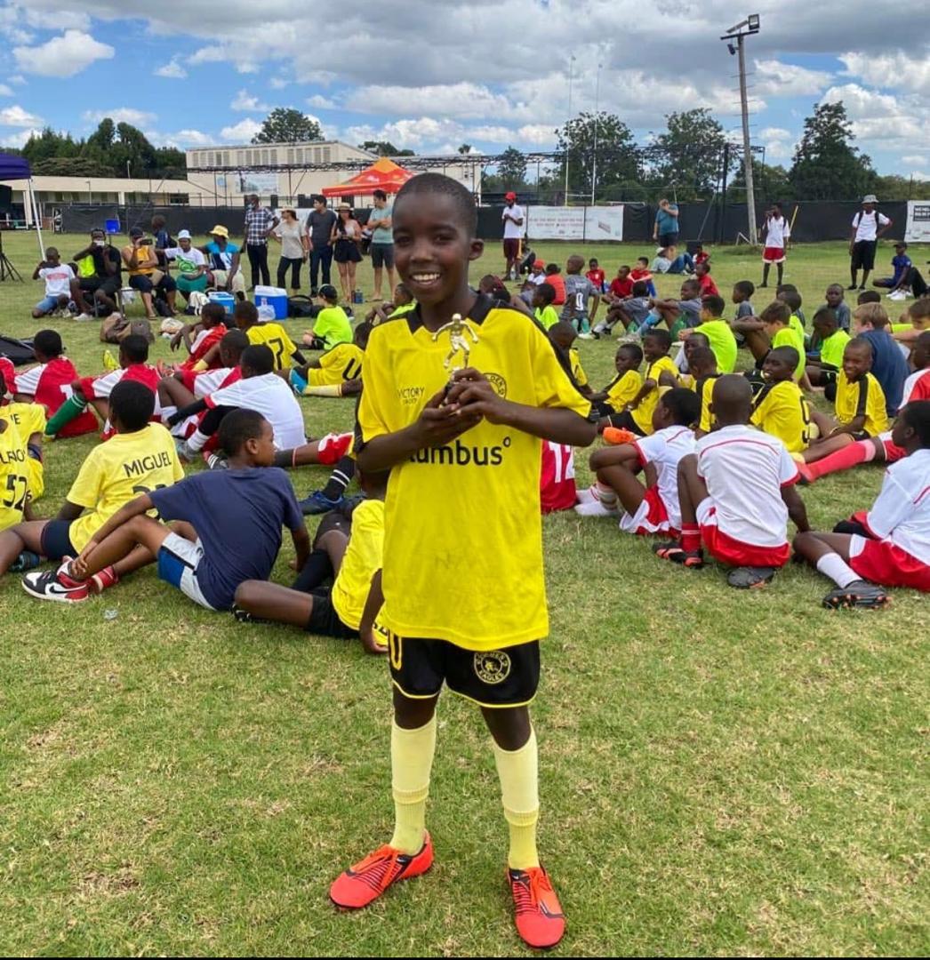 GoldenEaglesZim's tweet photo. T Mangwengwe known as Chigubhu, the Golden Eagles U12 winner of the BN tournament. From Academy to first team starter in the NRSL Super 8 quarter final and displaced a tremendous performance and giving his team a solid cleansheet. Football is indeed a beautiful game ⚽️💪🌗. https://t.co/G0ryksJBUq