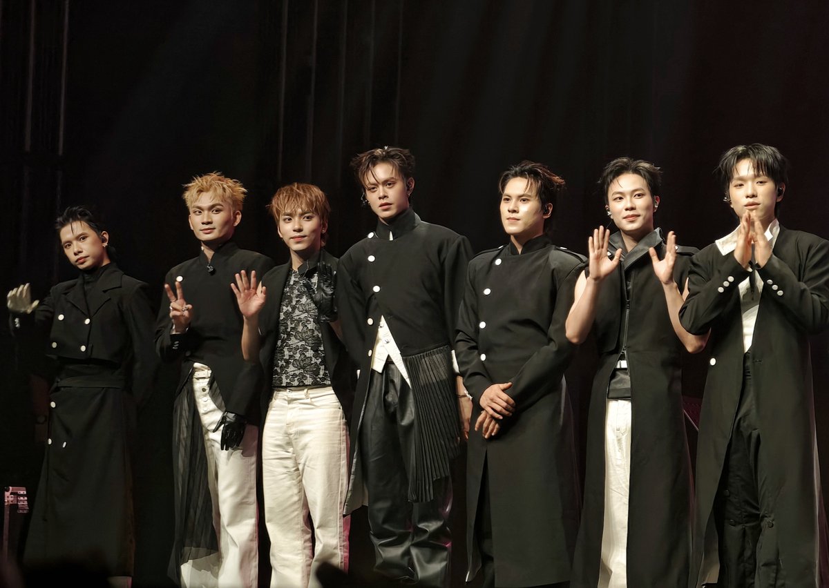 MinhXuan_Nguyen's tweet photo. This is UPRIZE - the new generation of idol group in Vietnam!
Chúc mừng mấy đứa đã có lịch trình quốc ngoại đầu tiên thành công 💙

#UPRIZE
#LaunchpadExperience #SonyMusicMalaysia https://t.co/RziEEKpGWz