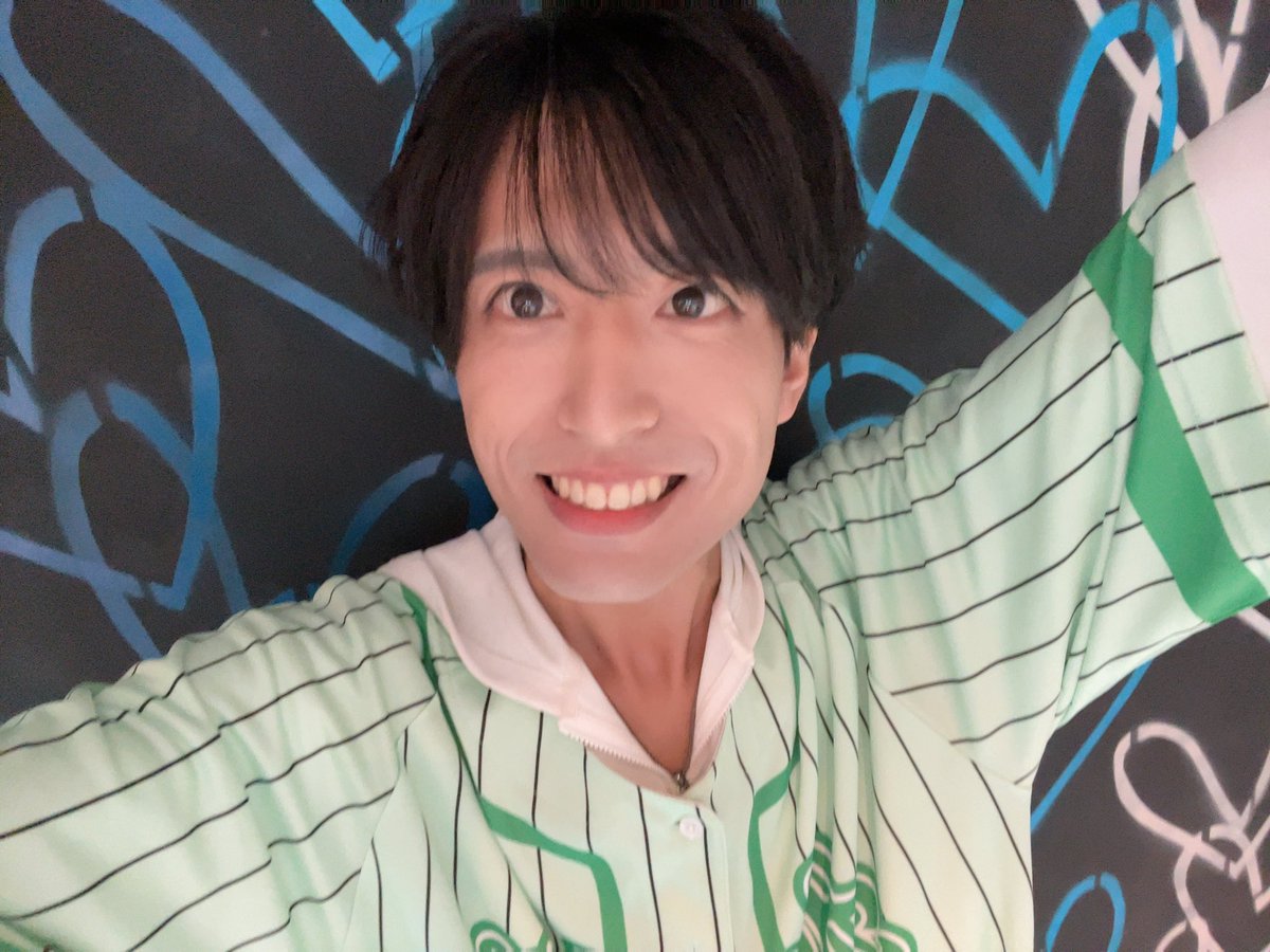 premiere_rikuto's tweet photo. 本日は #まにふぃっく vol.5✨
急遽のGEシアター開催だったけど
みんな時間を合わせて会いに来てくれて
本当にありがとう！！

今日の㌽！ターンがめちゃめちゃ綺麗だった自信があります🏋️

ユニフォームの時って白スニーカーなんじゃけど、この靴とGEの床の相性が良いみたい👍

次は越谷！トレカも！ https://t.co/TIYZBoyf74